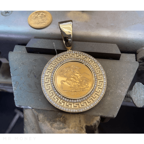 Double Sovereign Pendant Deluxe