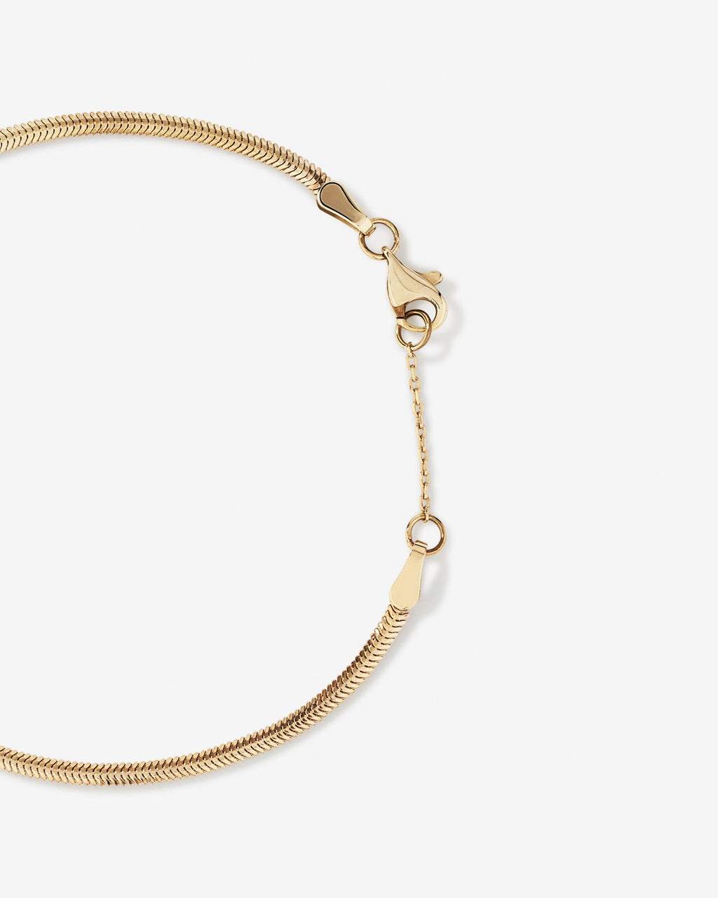 10kt Yellow Gold Snake Chain Bracelet – 19cm length, 2–2.5mm wide.