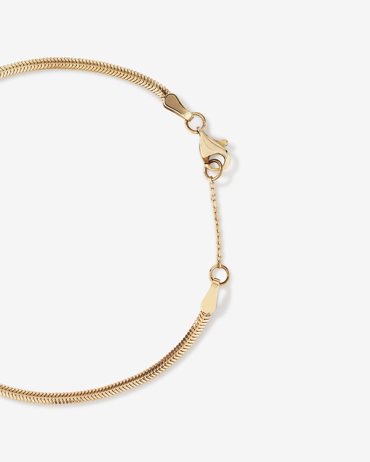 10kt Yellow Gold Snake Chain Bracelet – 19cm length, 2–2.5mm wide.