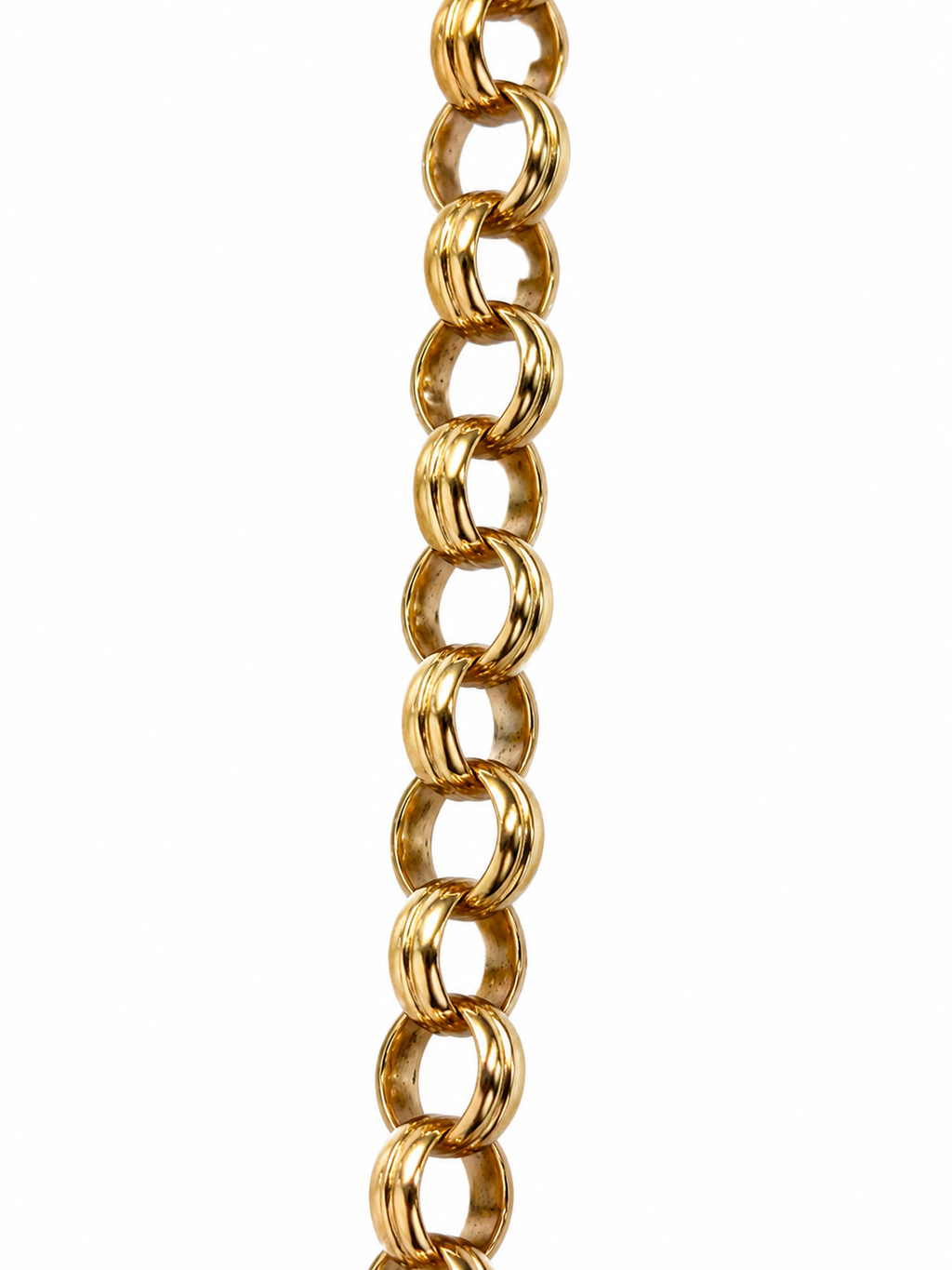 Close up of 9ct gold Belcher chain links