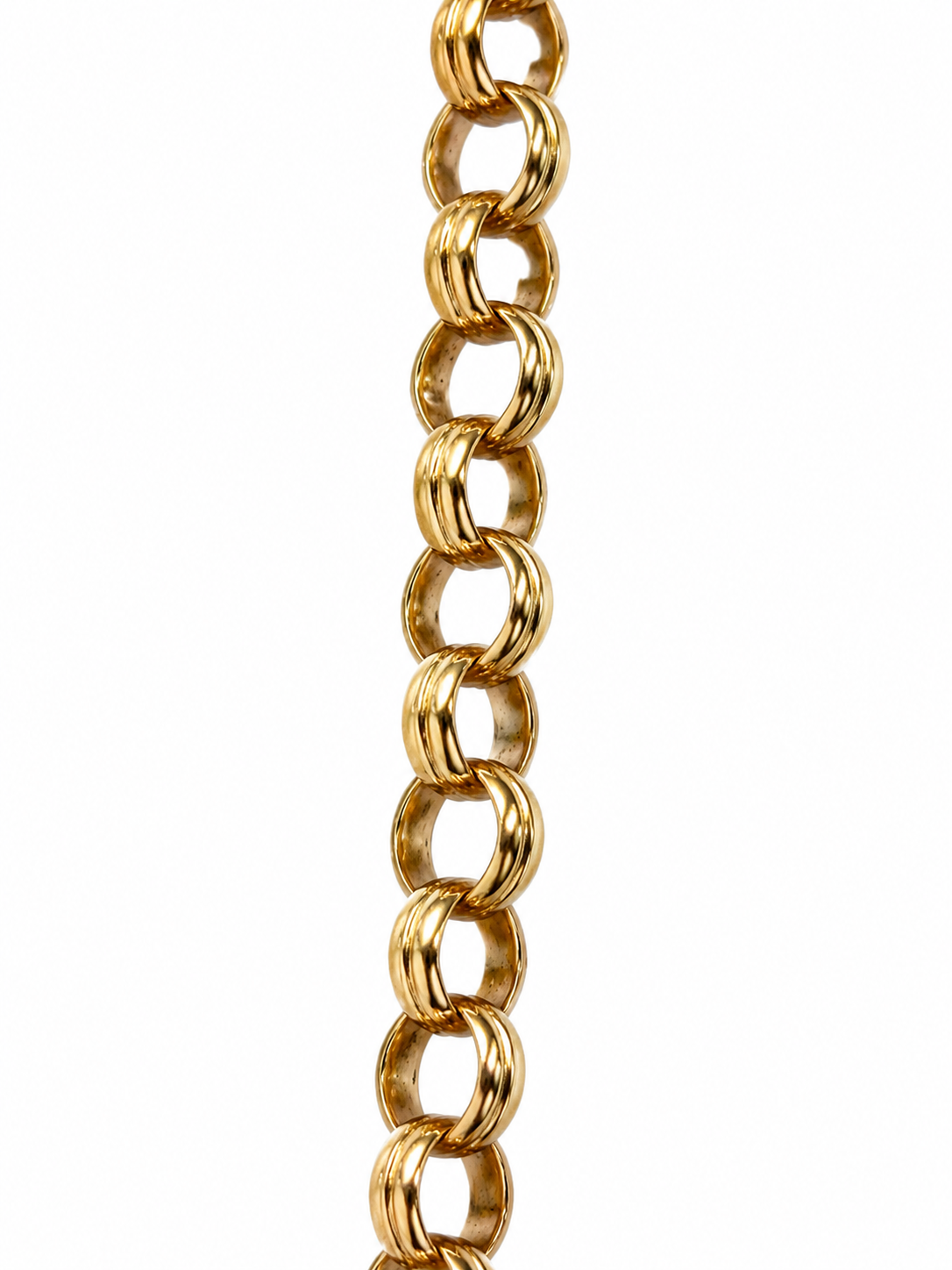 Close up of 9ct gold Belcher chain links