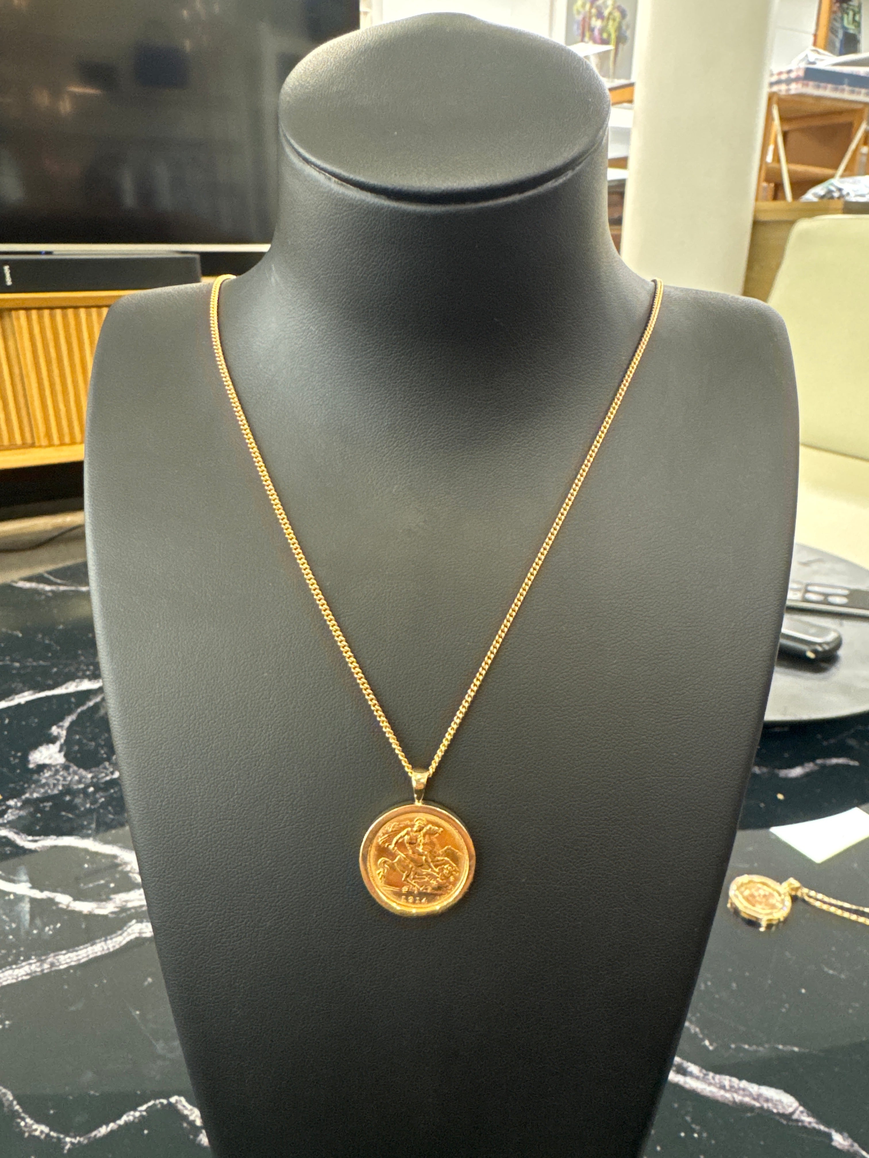 Half Sovereign Pendant plus 9ct Chain