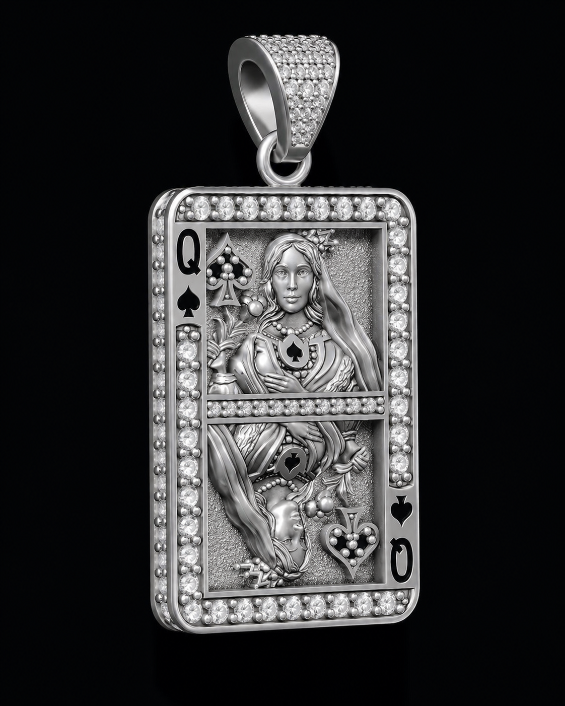 Diamond Queen Card Pendant - Casino Royale