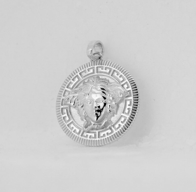 Medusa Silver Pendant + Chain Special Summer 2022