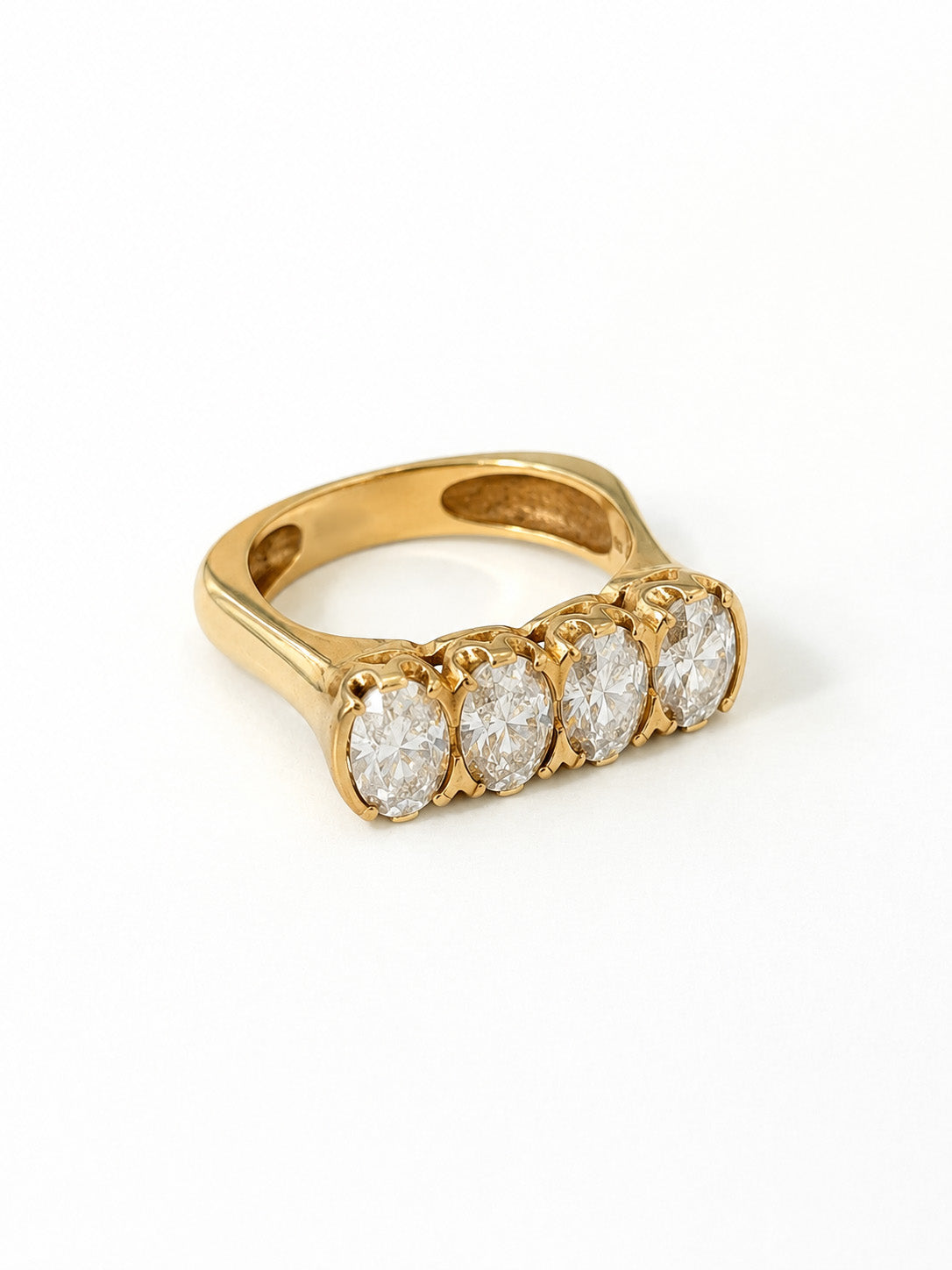 9ct Ring With Oval Diamonds 4cts 1/1