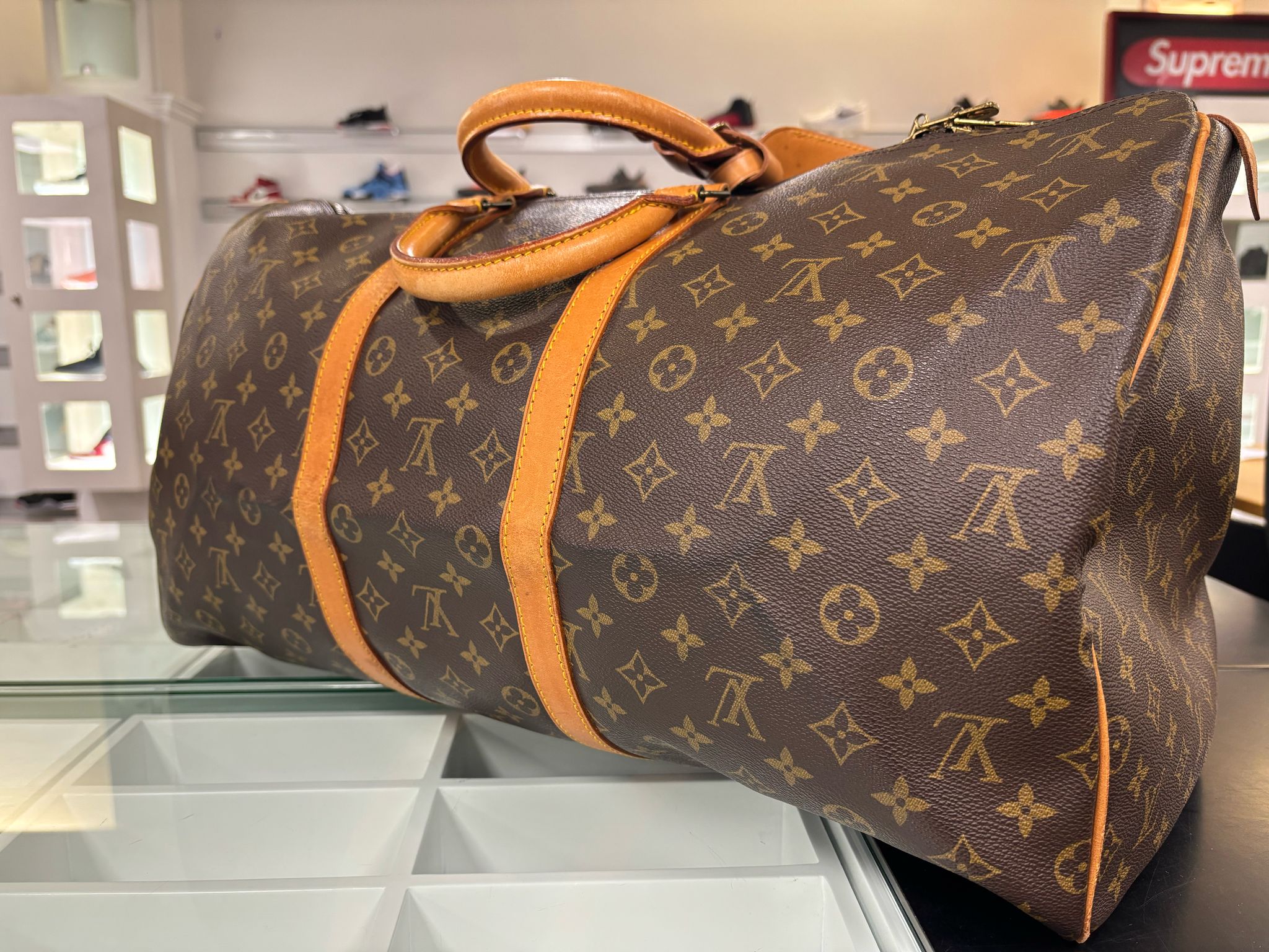 Louis Vuitton Keepall Bandoulière 55 Duffle Bag