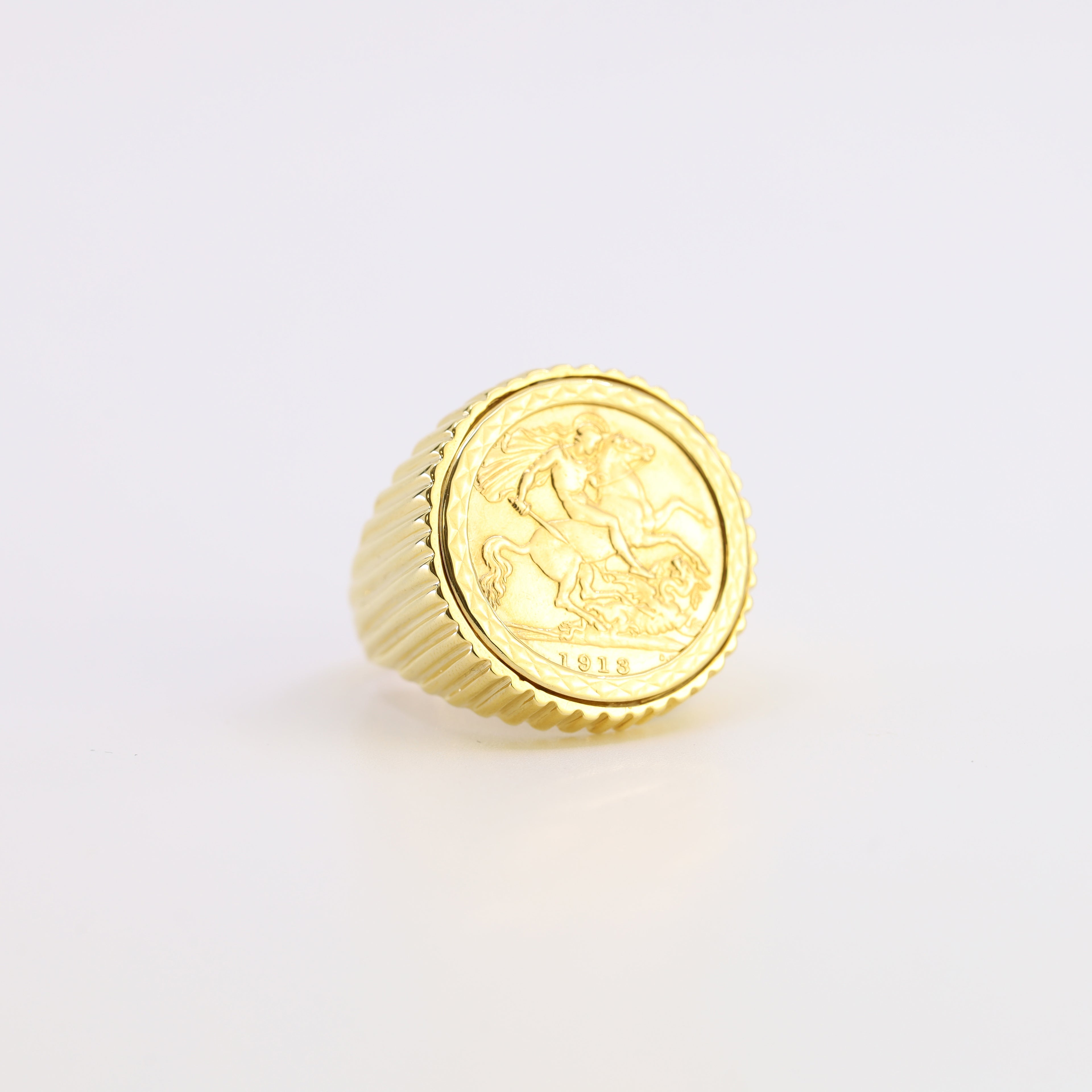 Half Sovereign Ring Fluted Style