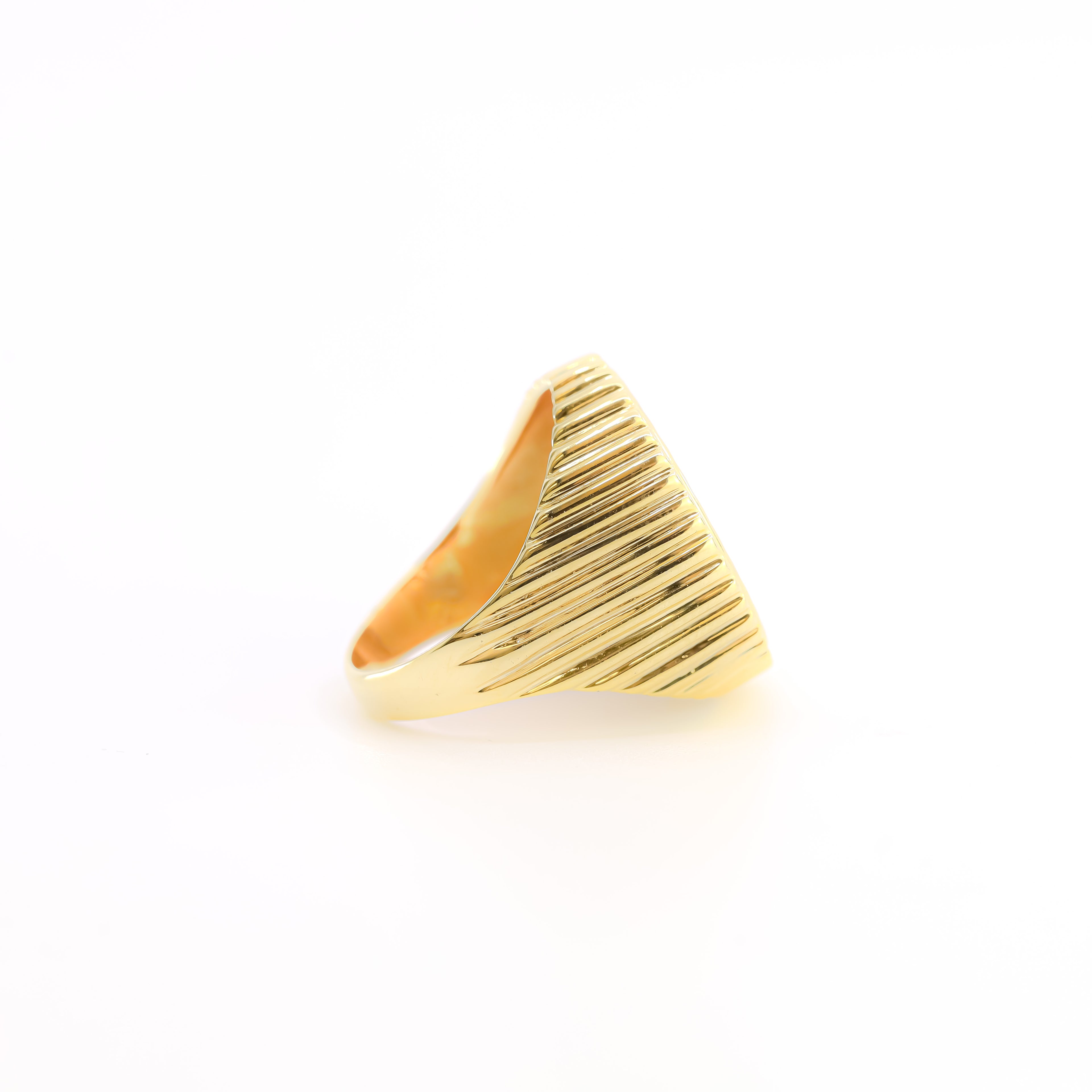Half Sovereign Ring Fluted Style