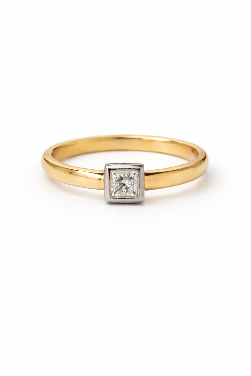 18ct Gold Diamond Solitaire Ring