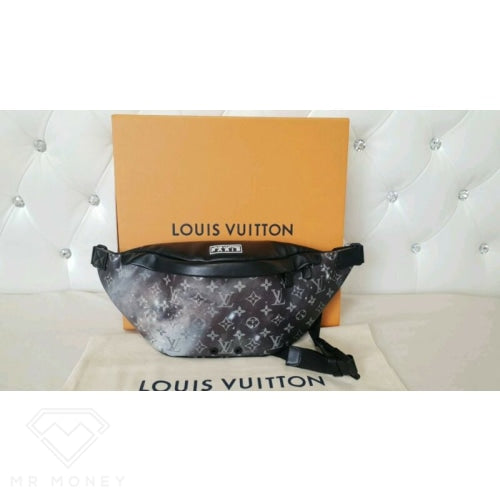 Louis Vuitton Discovery Bumbag Monogram Galaxy Black Multicolor in Coated  Canvas with Black-tone - GB